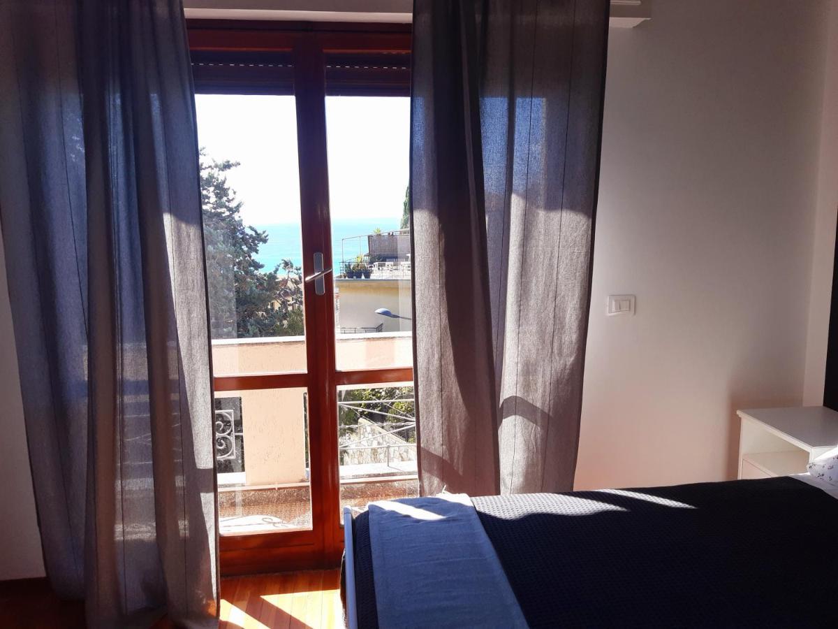 Bressa De Ma Affittacamere, Room & Breakfast Pietra Ligure Extérieur photo