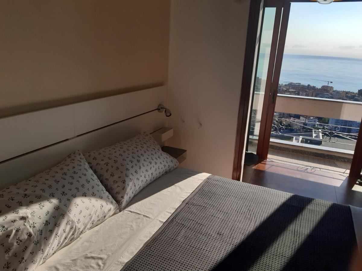 Bressa De Ma Affittacamere, Room & Breakfast Pietra Ligure Extérieur photo