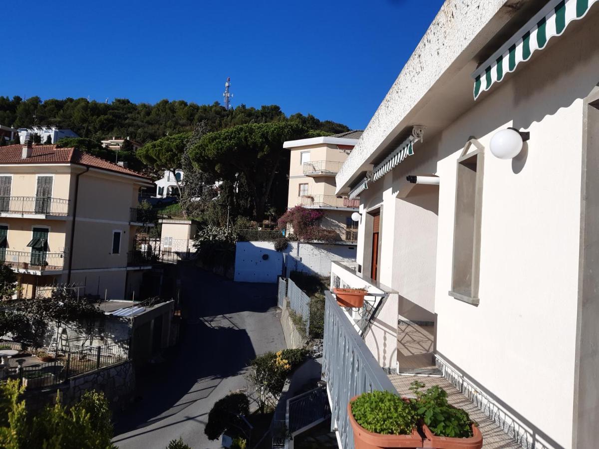 Bressa De Ma Affittacamere, Room & Breakfast Pietra Ligure Extérieur photo